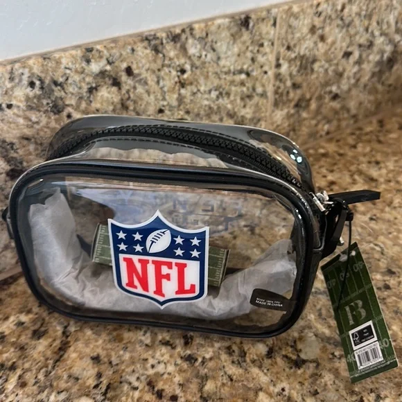 Fenty Swag Belt Bag w Lip Gloss - Picture 13 of 17